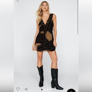 Nasty Gal: Devor Lace V Neck Mini Dress